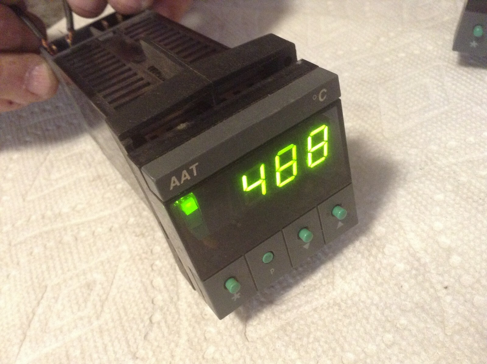 LNL 91211C Temperature Controller