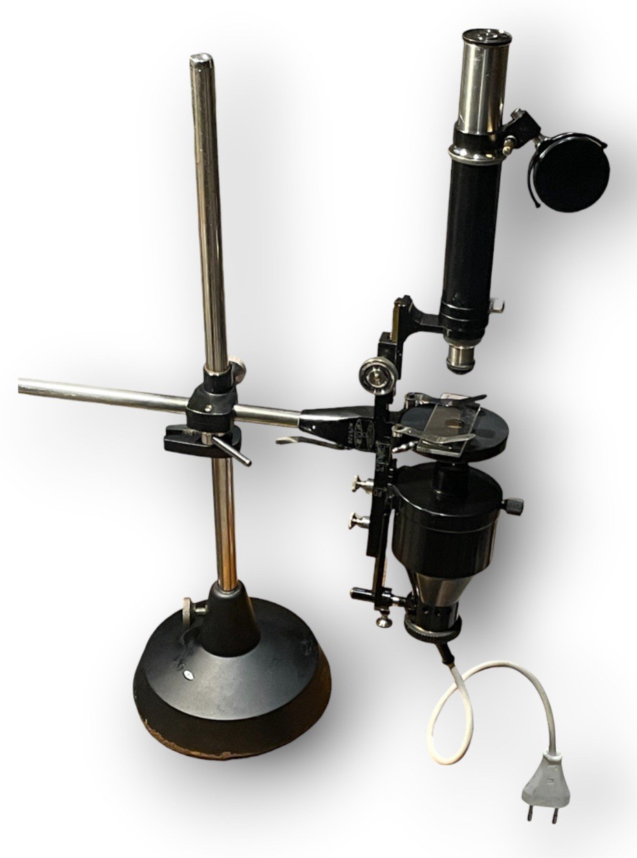 Rare W. & H. Seibert Wetzlar No.29326 Promi Projection Microscope + Case/Key