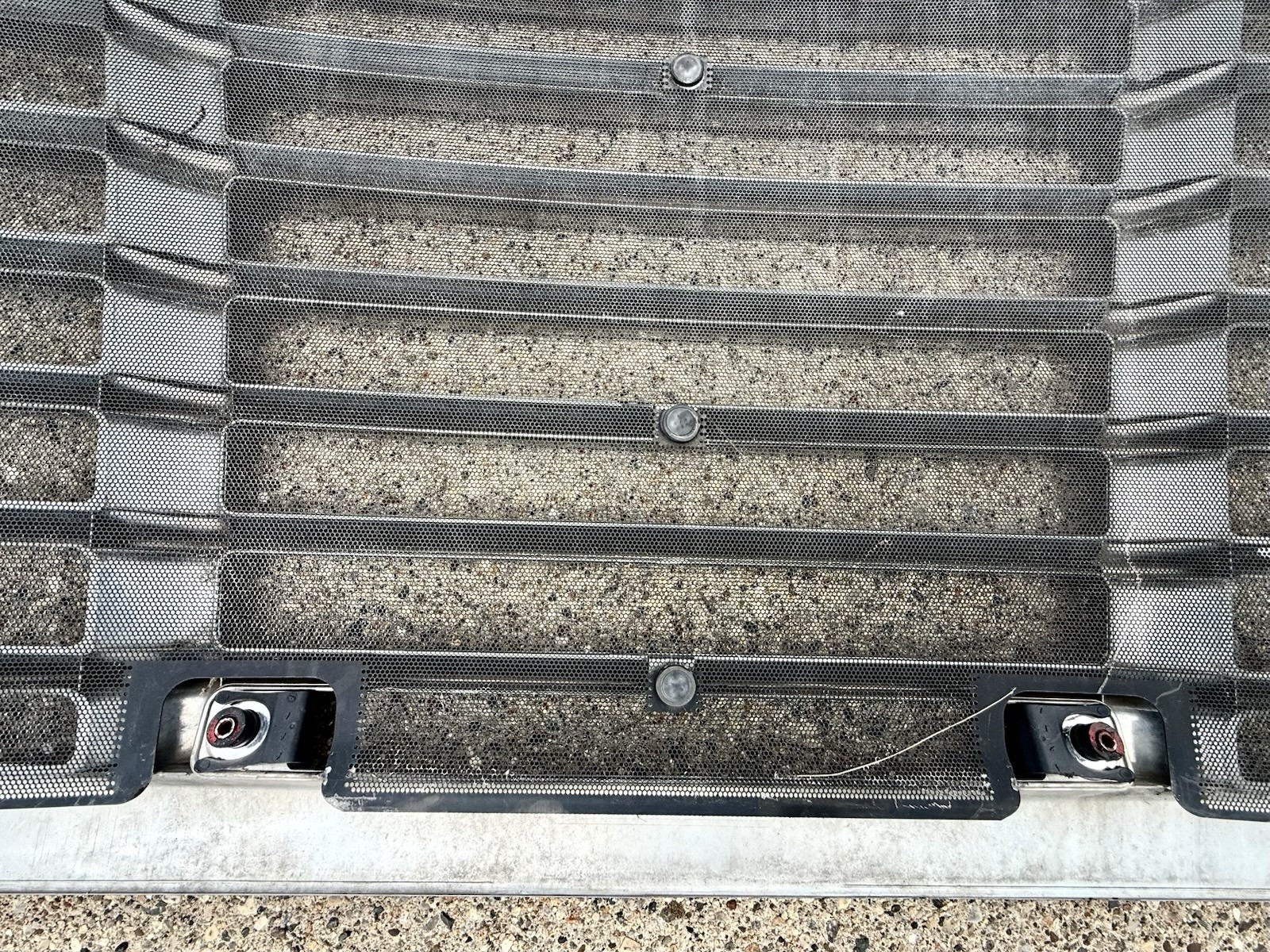 2008-2019 FreightLiner Cascadia Grille With Bug Screen Used OEM