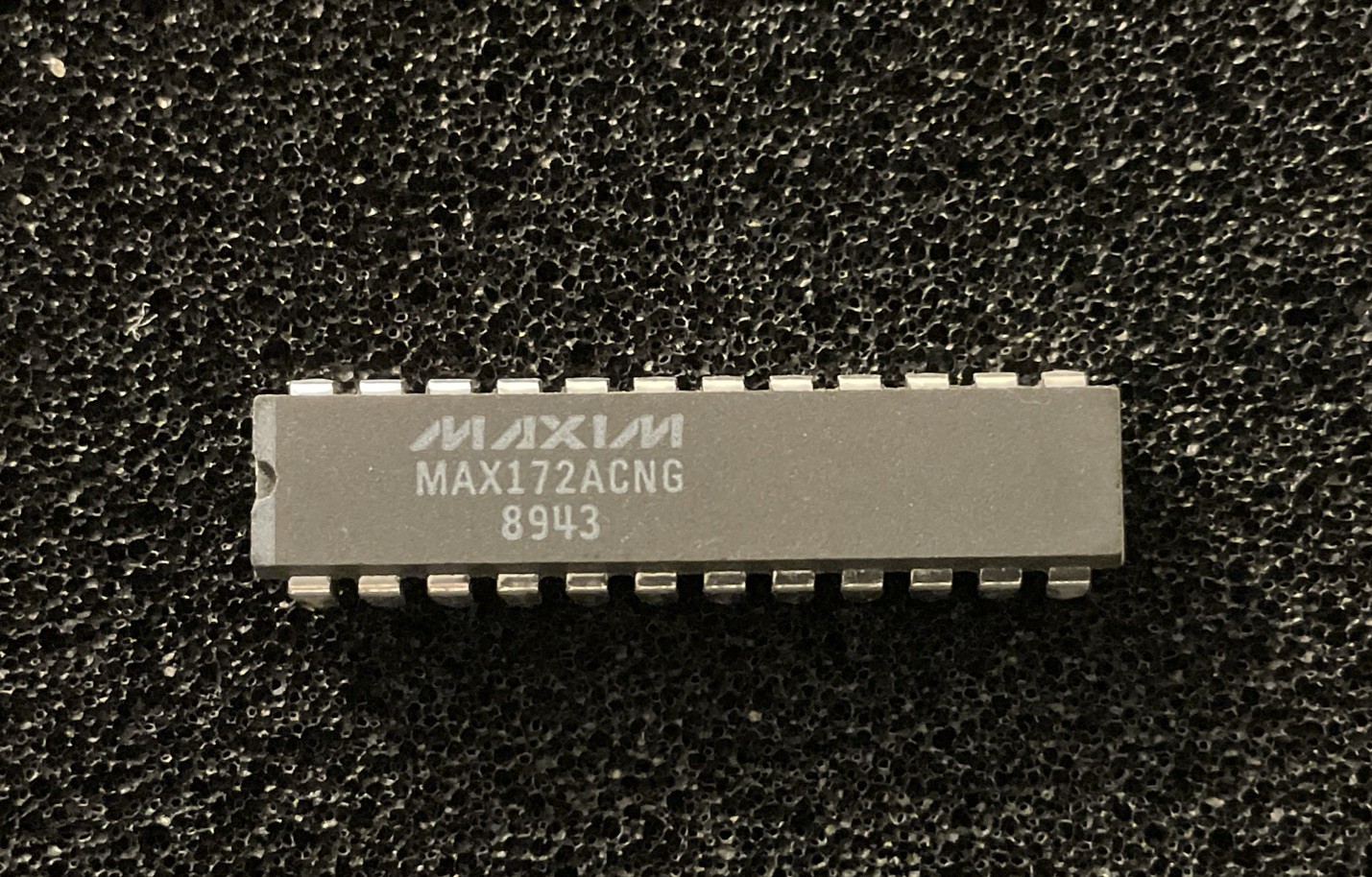 Maxim MAX172ACNG IC