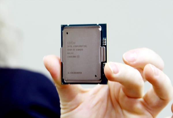 RARE INTEL QGUS CONFIDENTIAL ES  2.8 10 CORE | E7 V3 CPU
