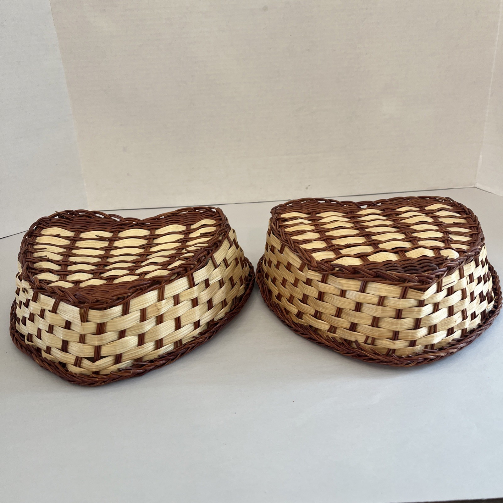 2 Vintage Baskets Wicker Heart Shaped Gallery Wall Storage Plants Serving Decor