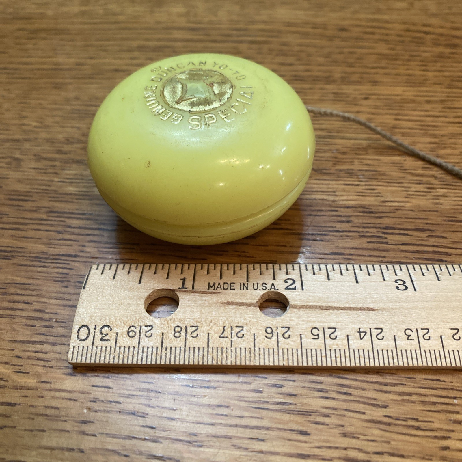 Vintage Genuine Duncan yo-yo, Special, yellow