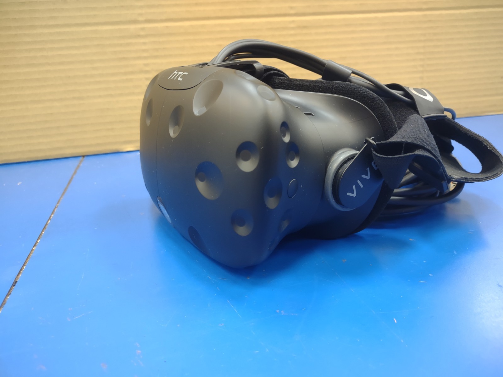 HTC VIVE VR Headset - One base station