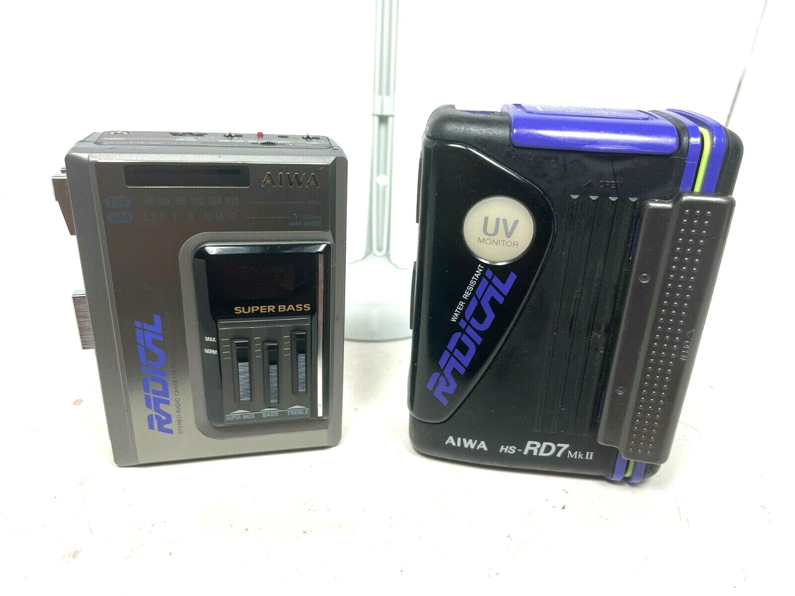 Aiwa Radical HS RD7 Walkman with Hard Case Vintage Great Shape Works