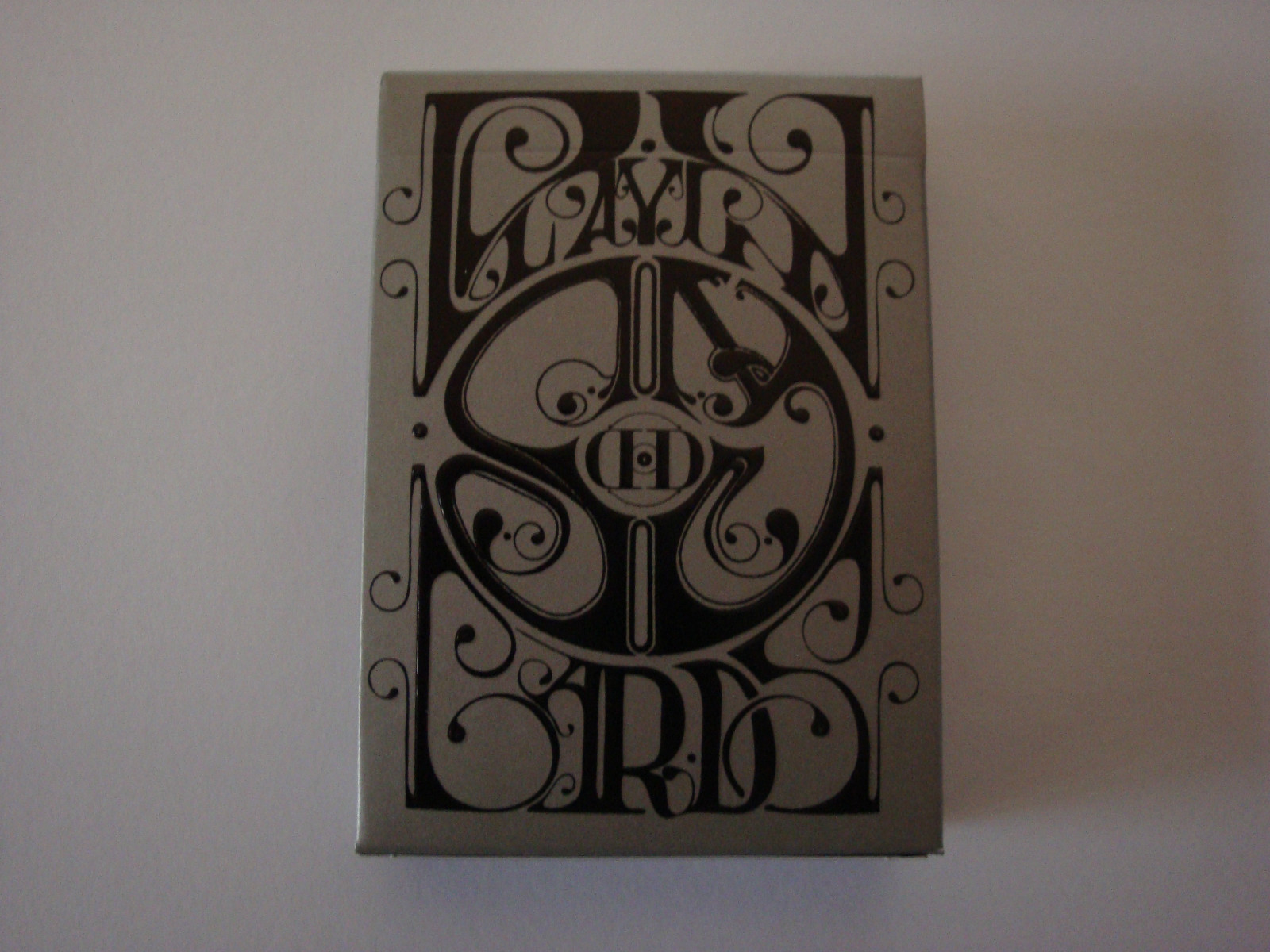 SMOKE & MIRRORS CARBON V7 DECK OF PLAYING CARDS BY DAN & DAVE