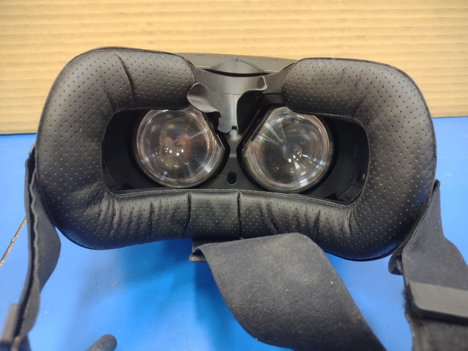HTC VIVE VR Headset - One base station