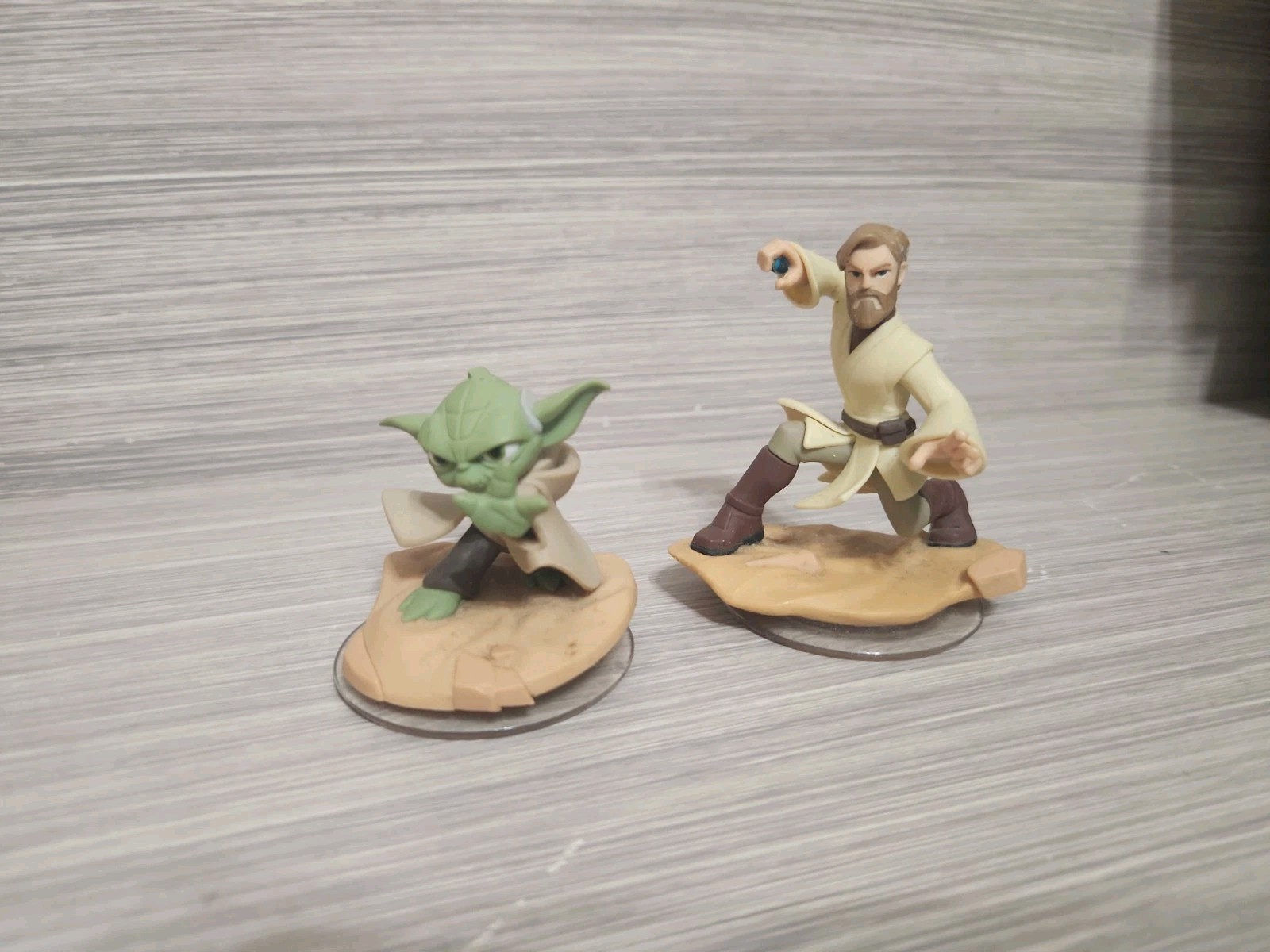Disney Infinity 3.0 Star Wars Obi-Wan Kenobi Yoda Figures Broken Lightsabers