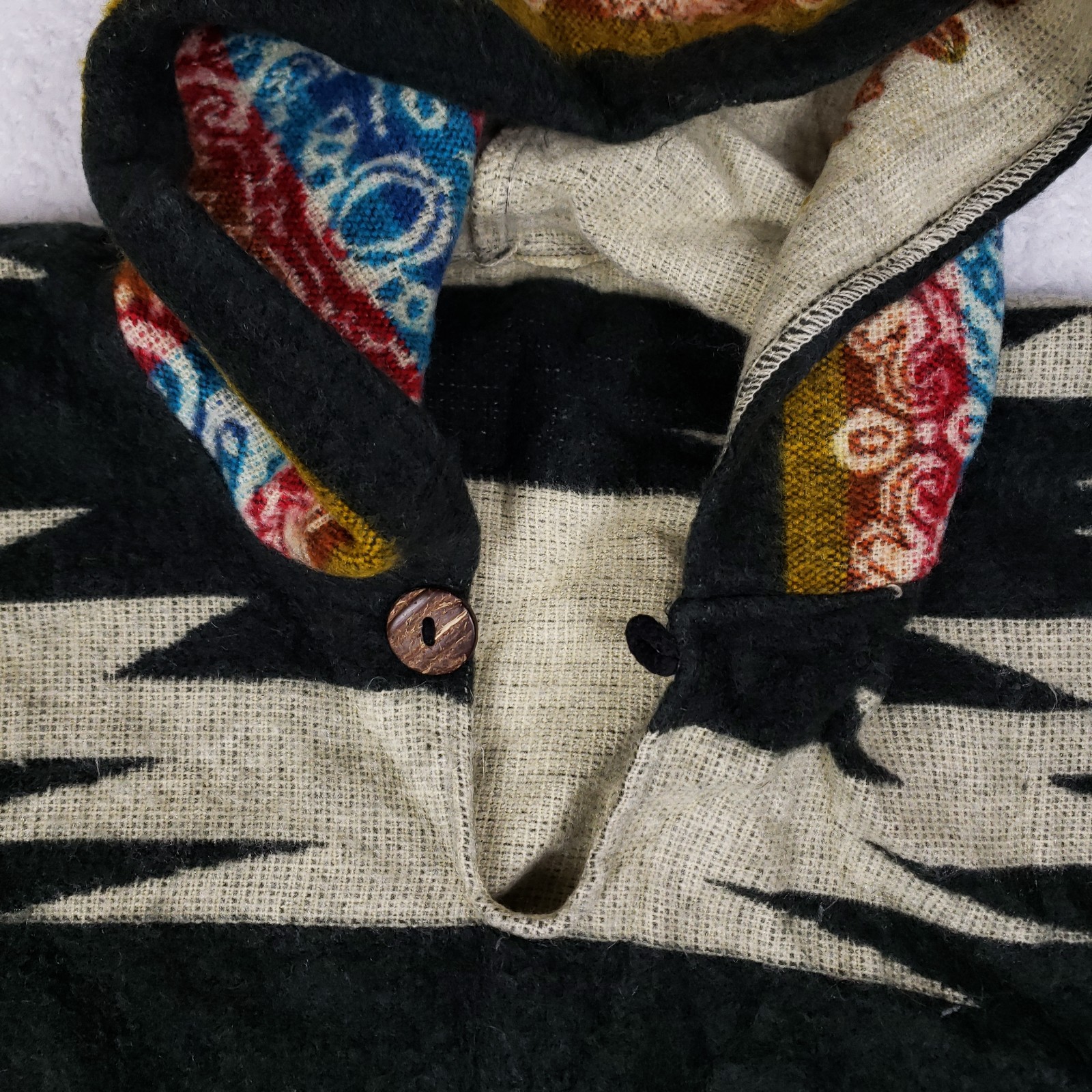 Casa de Alpaca Handmade Hooded Poncho 70% Alpaca Wool Llama Pattern Ecuador