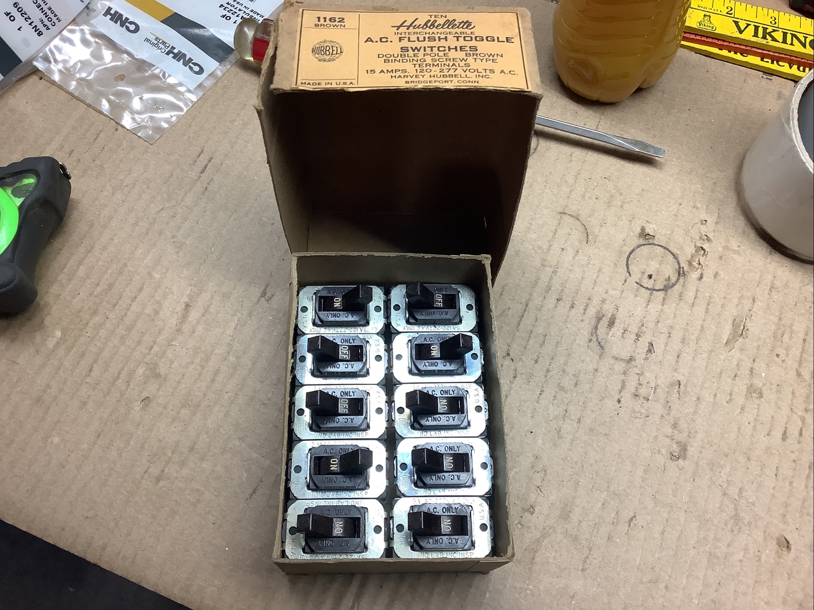 Nos Hubbellette A.C. Flush Toggle Switch’s , Lot of 10