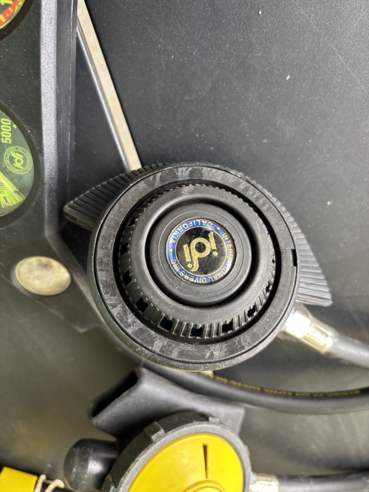 IDI Scuba Regulators, 1st and 2nd stage with 3 gauge console