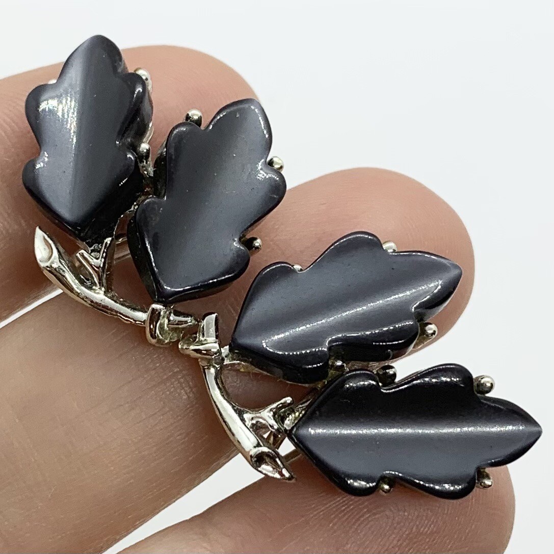 VTG EARRINGS LISNER BLACK MOONGLOW THERMOSET PLASTIC LEAVES SILVERTONE SCREW ON