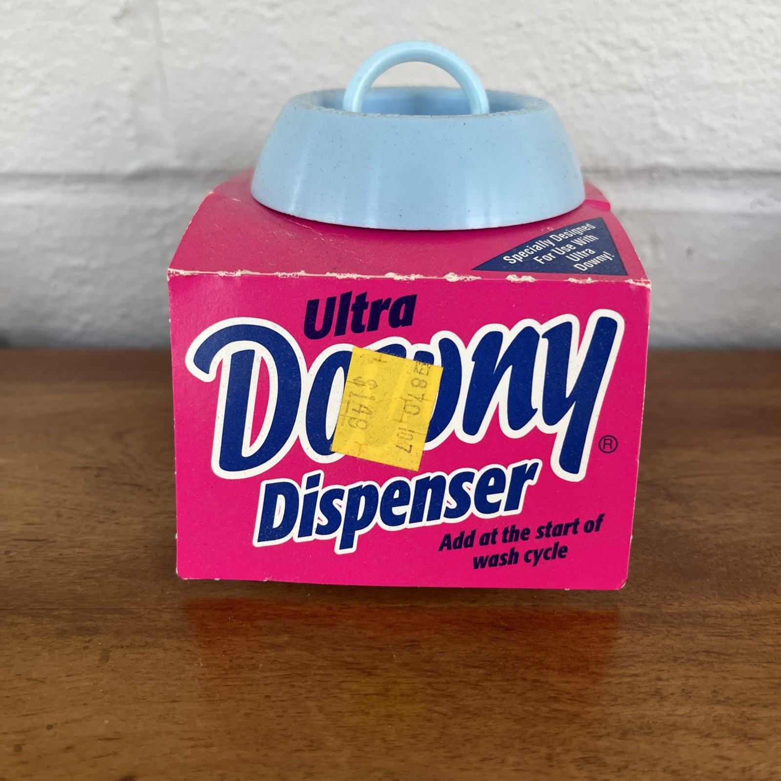1996 Vintage Ultra Downy Ball Fabric Softener Dispenser Ball Reusable Original