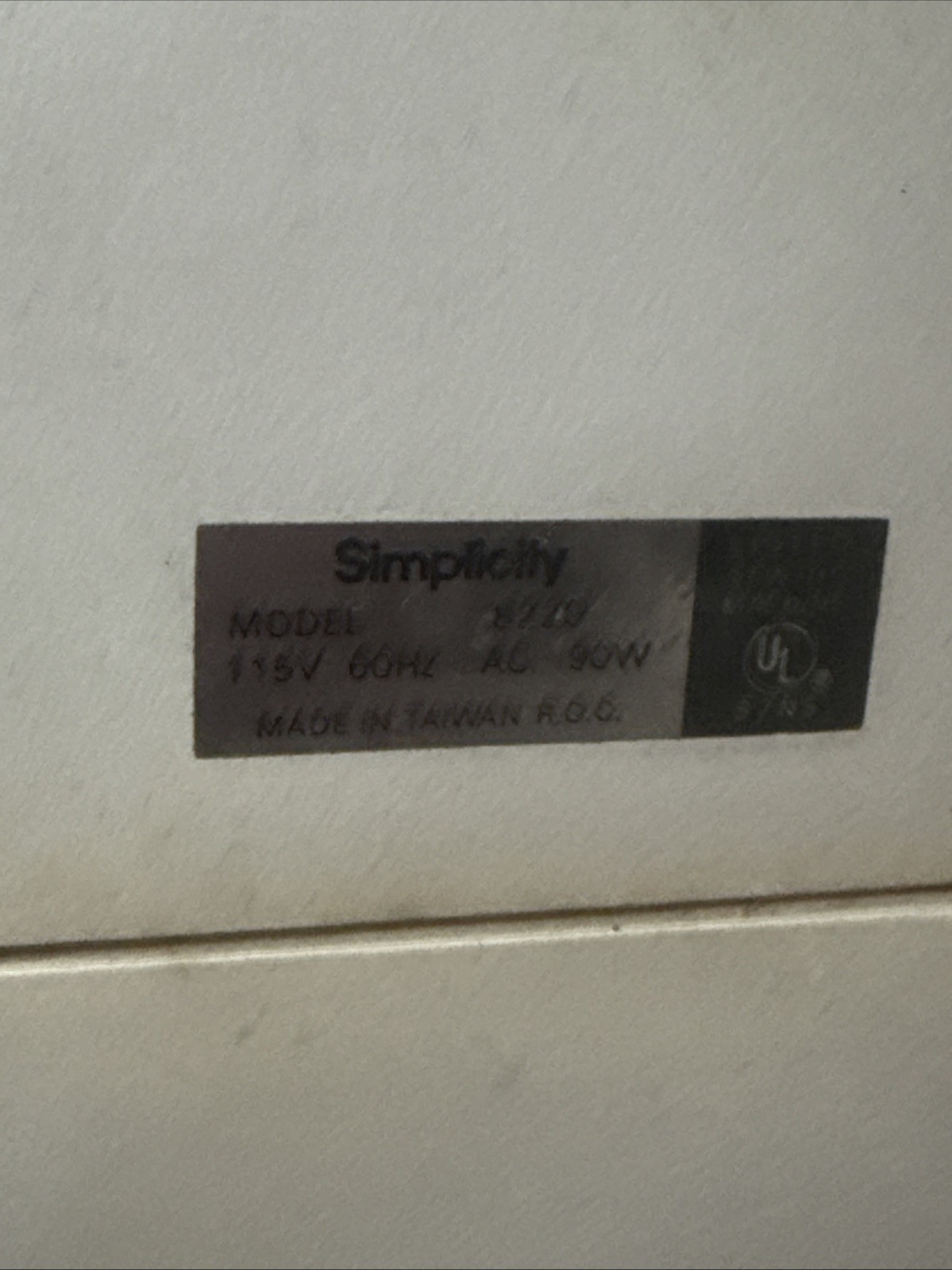 SIMPLICITY Sewing Machine Zig Zag 8220 W/Manual TESTED & Working