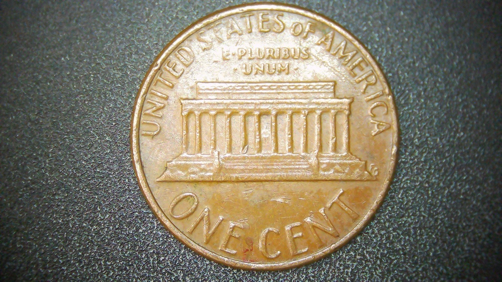 1982 P Lincoln Cent . Cracked Die On Reverse.3.1 Gm Copper..