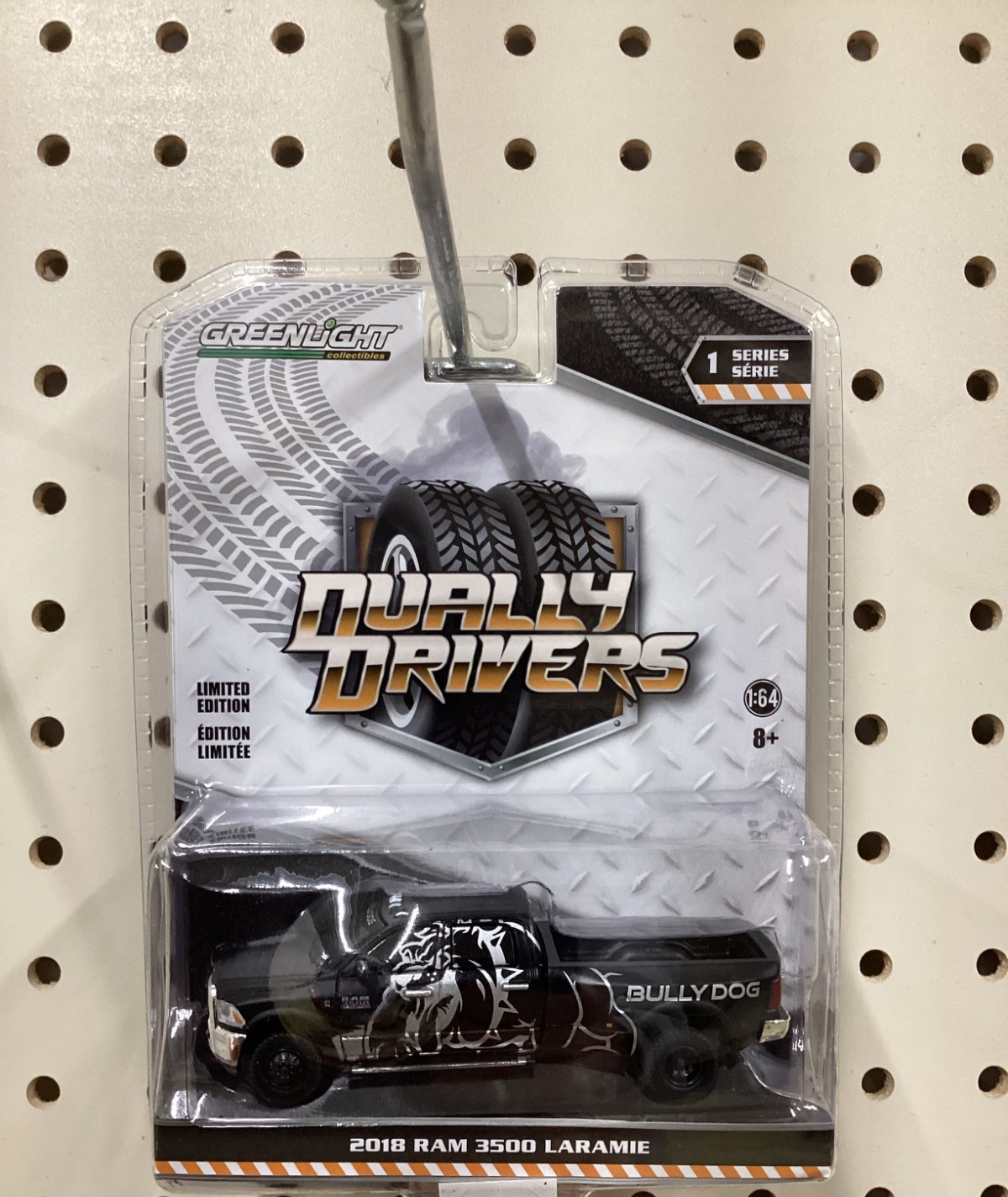 1:64 Greenlight 2018 RAM 3500 Laramie Dually Drivers Bully Dog Black series 1