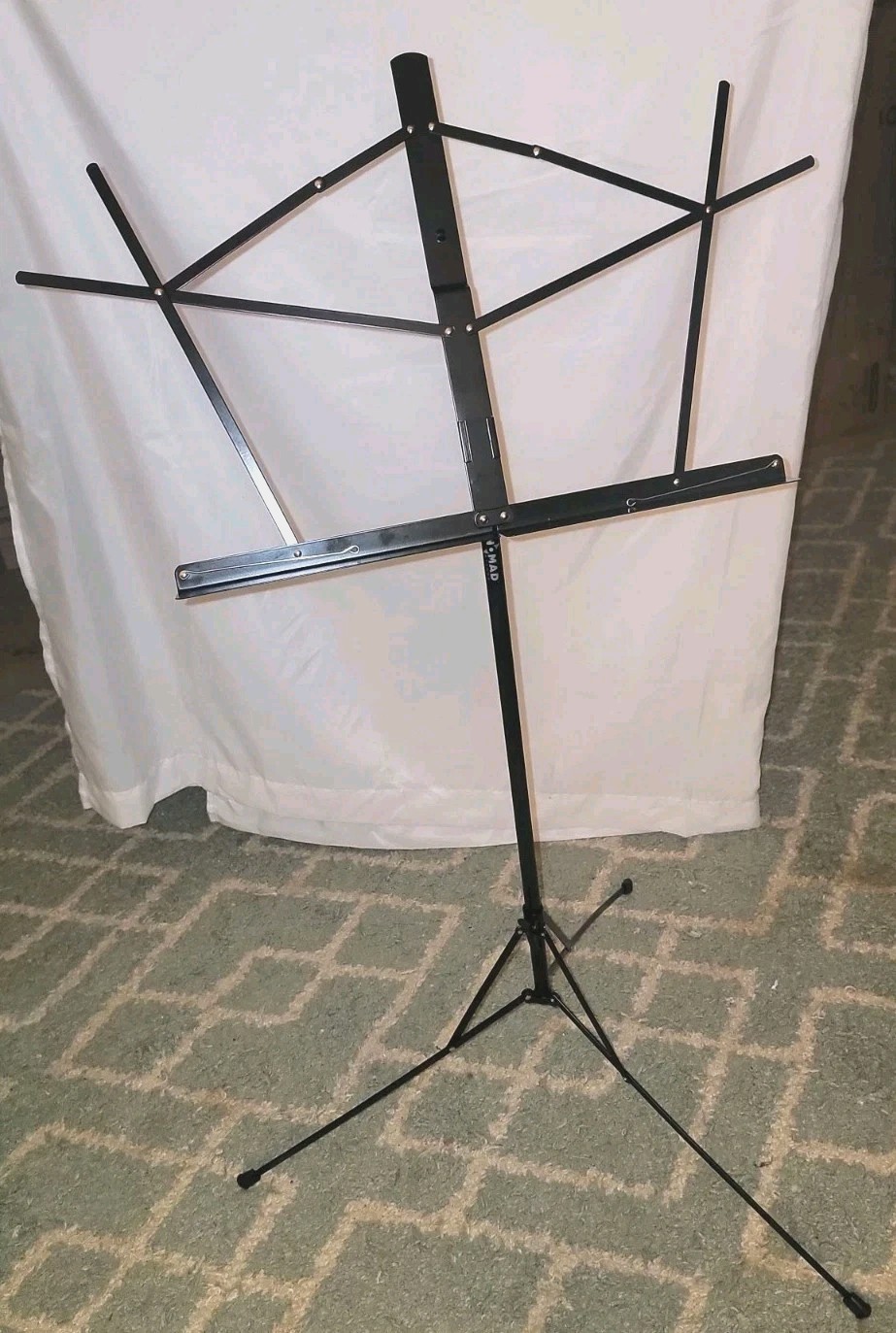 Nomad Black Lightweight Adjustable Transportable Music/Band  Stand with Case