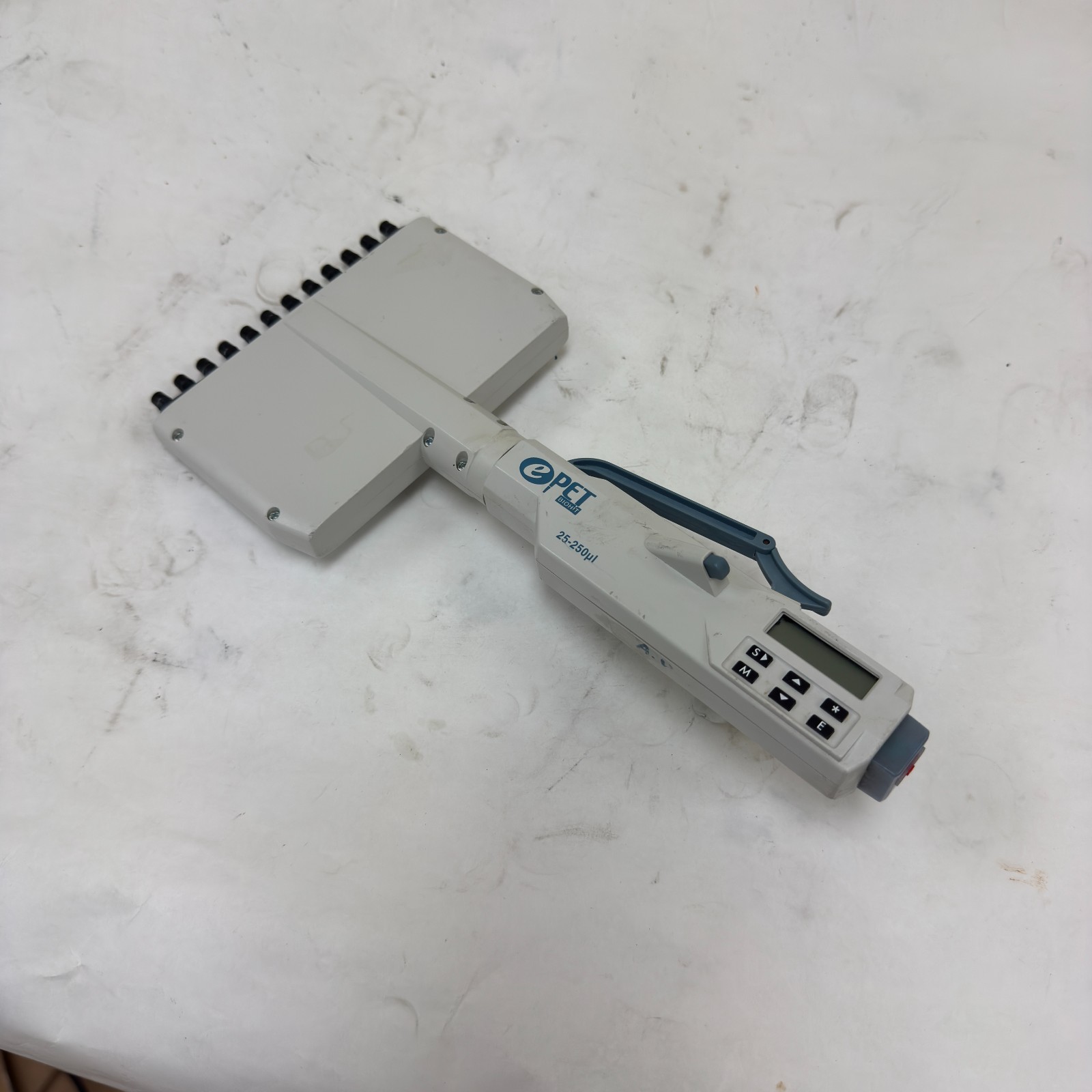 🧪 ePET Electronic 12‑Channel Pipette 25‑250µl Digital Adjustable - Sold As Is