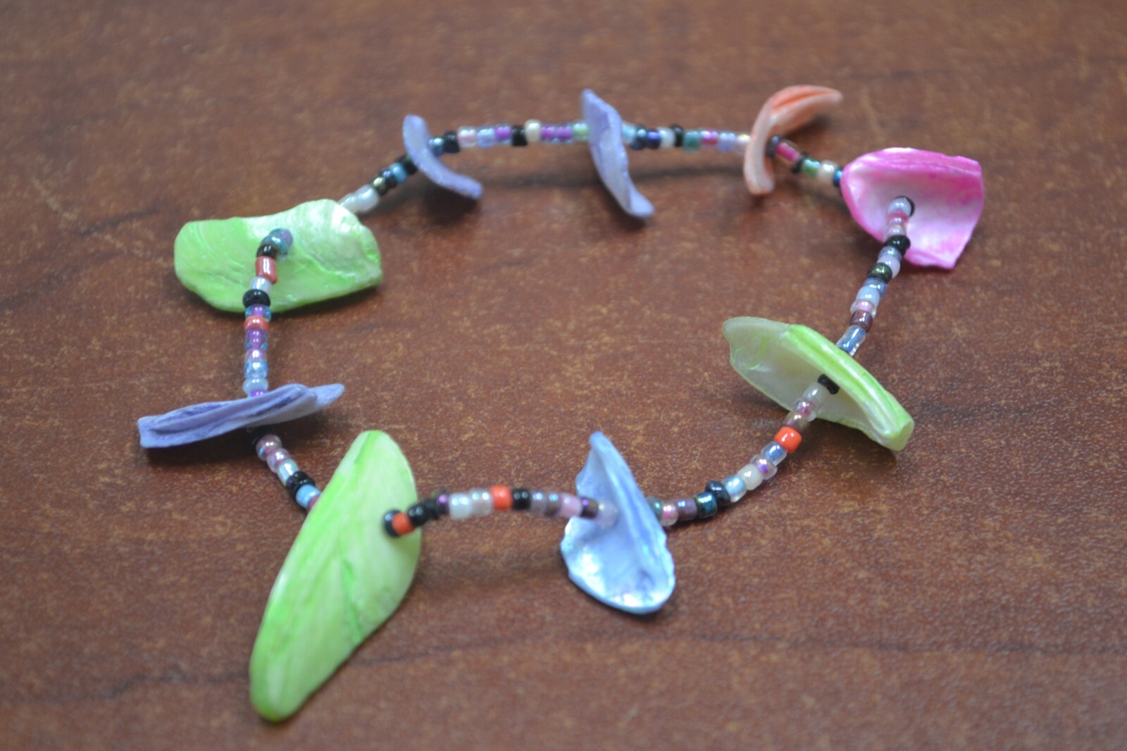 HANDMADE MULTI COLOR SHELL STRETCH BRACELET #B-495