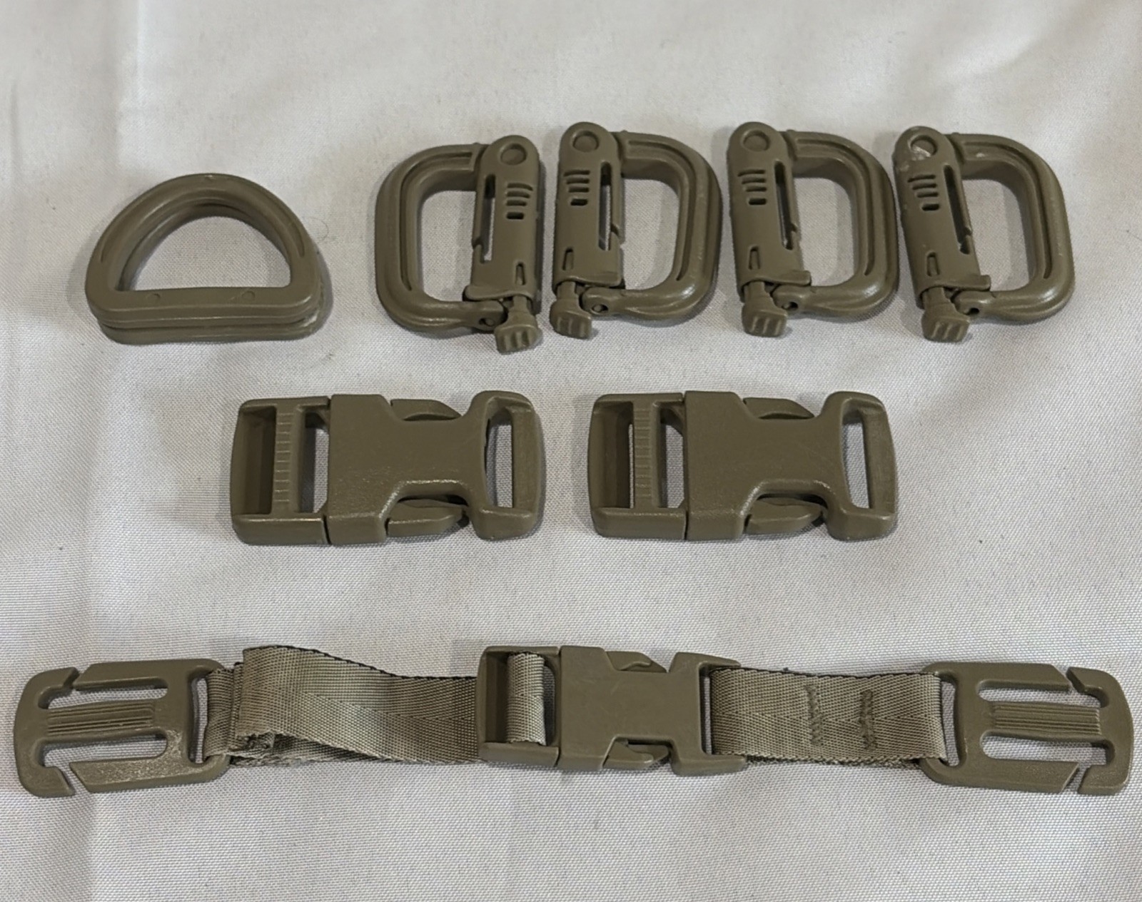 4 USGI COYOTE NEXUS D-RING CLIP MOLLE HOOK/ MOLLE BELT/CLIPS