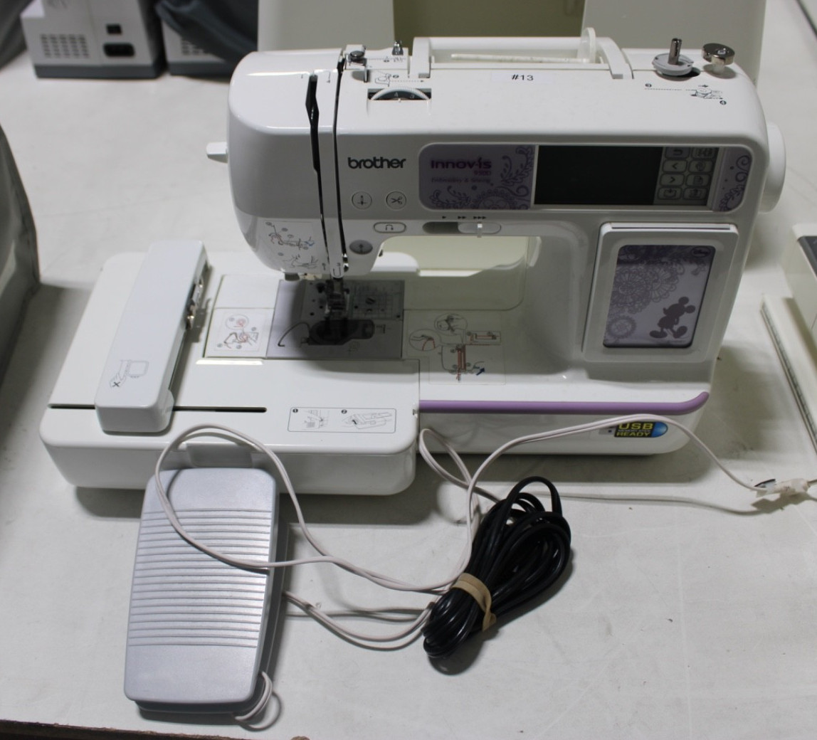 Brother Innov-is  950D Sewing & Embroidery Machine- Disney W/FOOTCONTROL