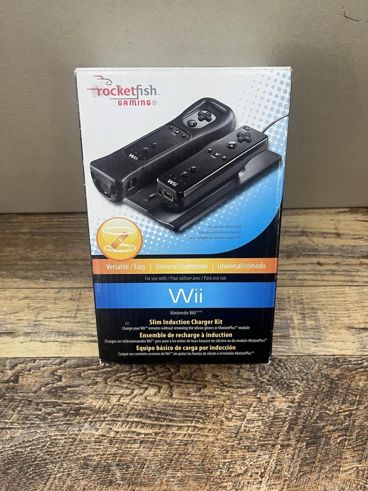 Rocketfish RF-GWII1121 Wii Slim Induction Charger Kit Remote Dock Black