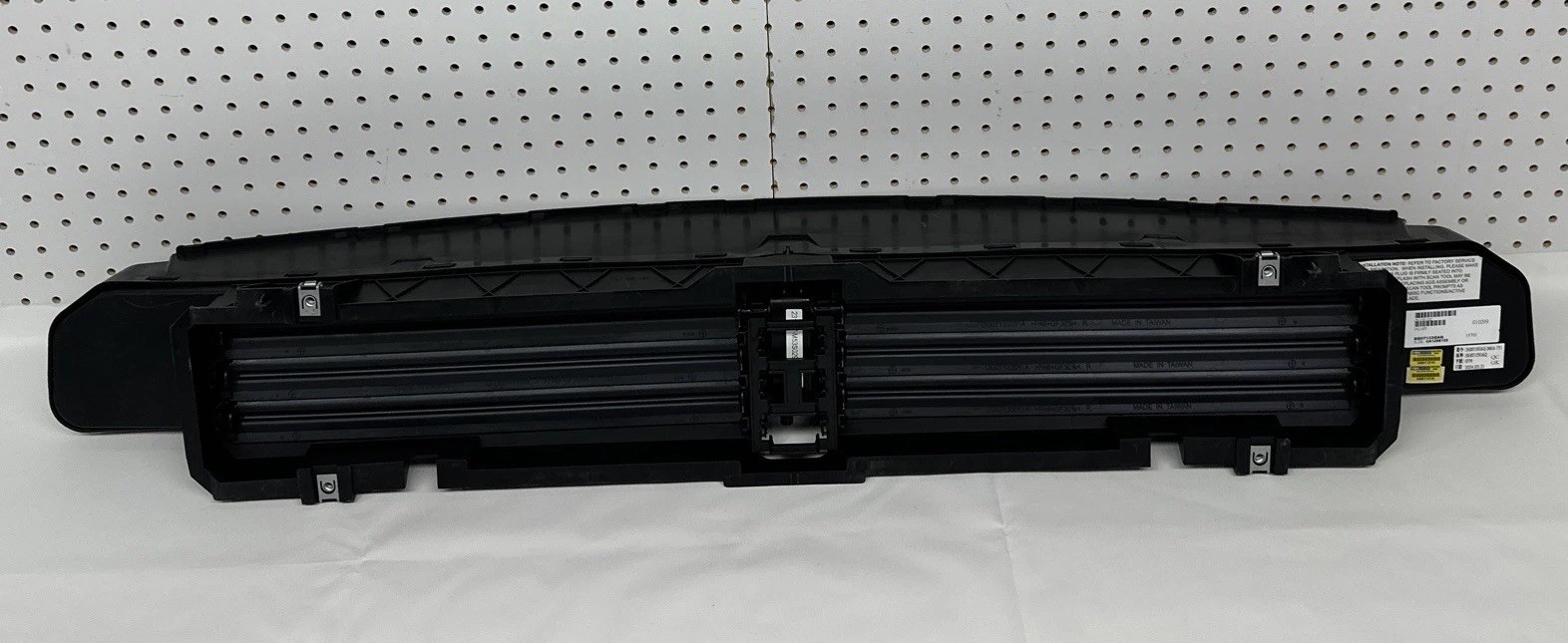 2019-2021 DODGE RAM 1500 FRONT LOWER ACTIVE AIR SHUTTER GRILLE DG07133GAQ CAPA