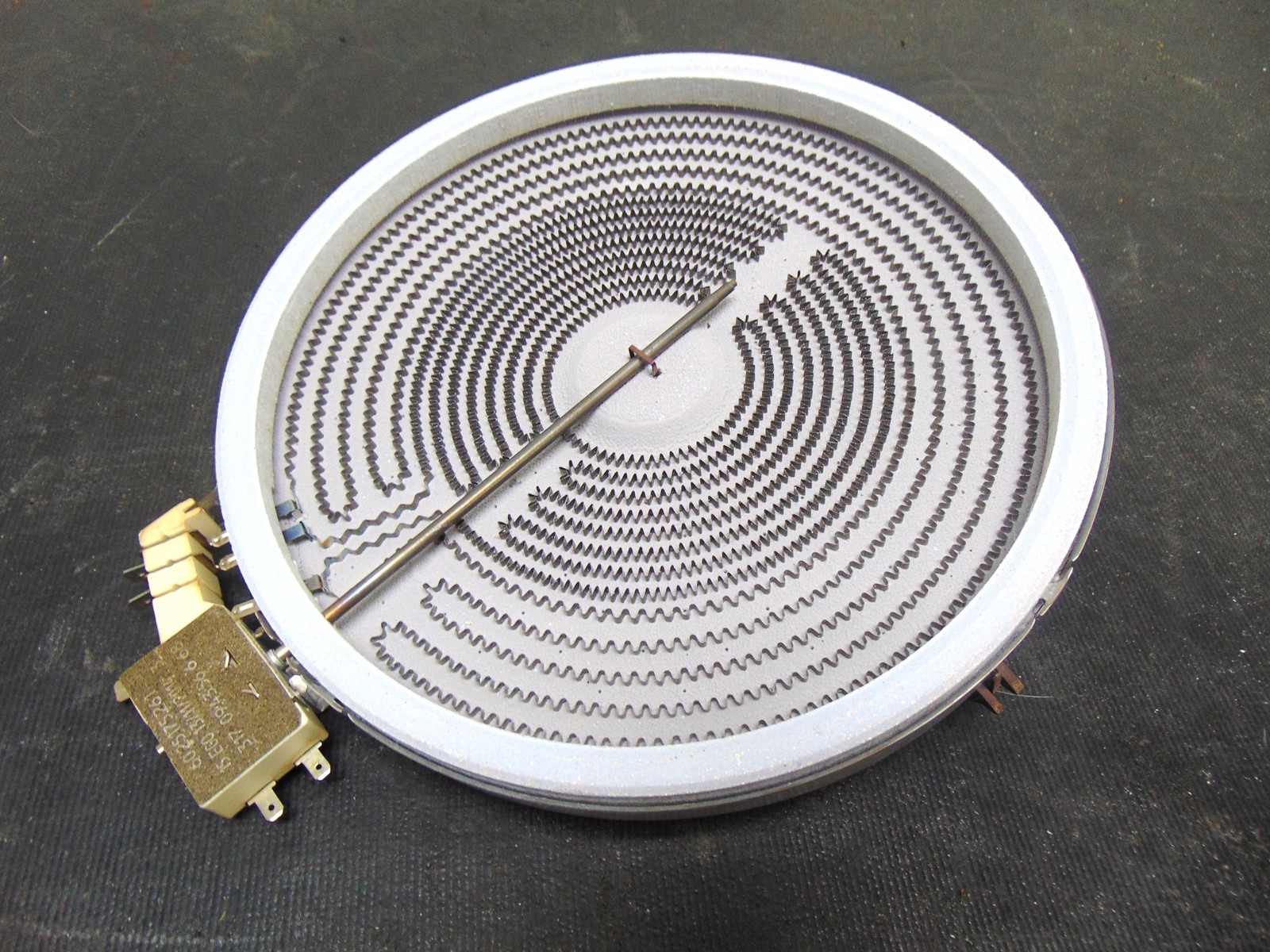 Maytag Range MER8700DS1 Surface Burner Element W10275048