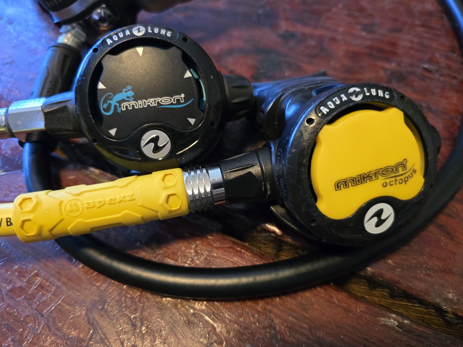 Aqualung Mikron Regulator Set 1st Stage 2nd Stage, and Matching Octo. (Read!)