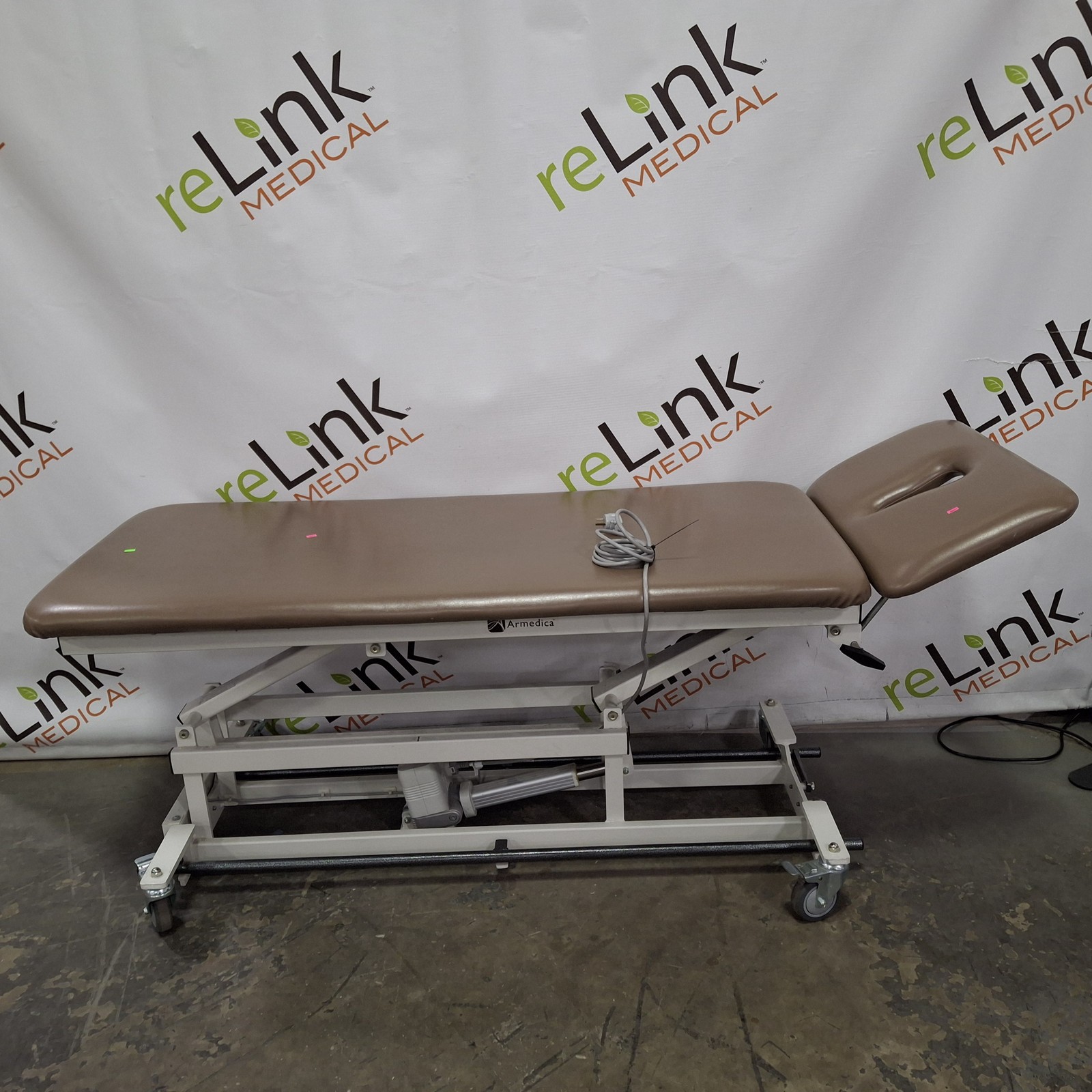 Armedica AMBA 200 Treatment Table