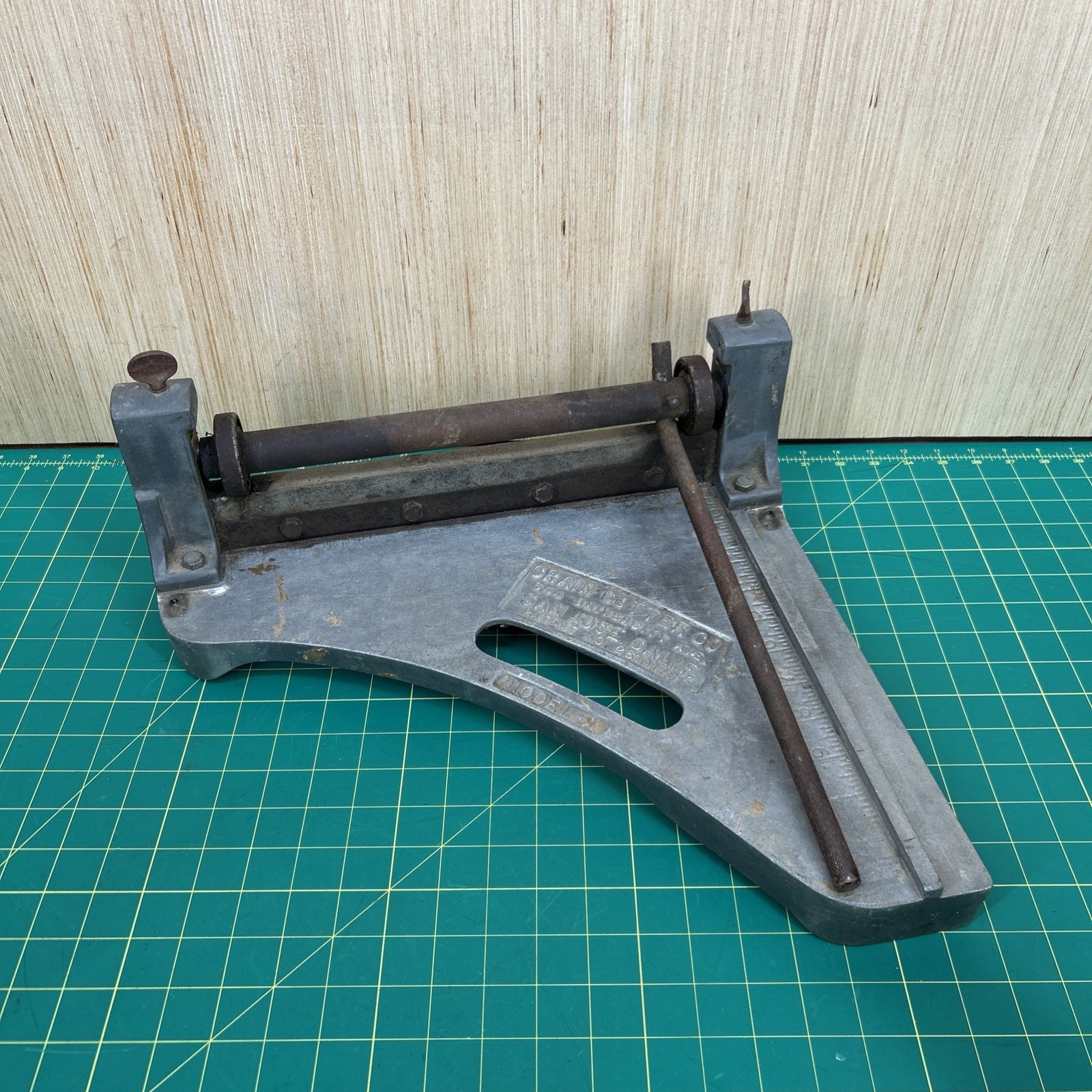 Vintage Crain Model-A Vinyl Tile Cutter w/ 2 Wheels Tested Working Calf Made USA