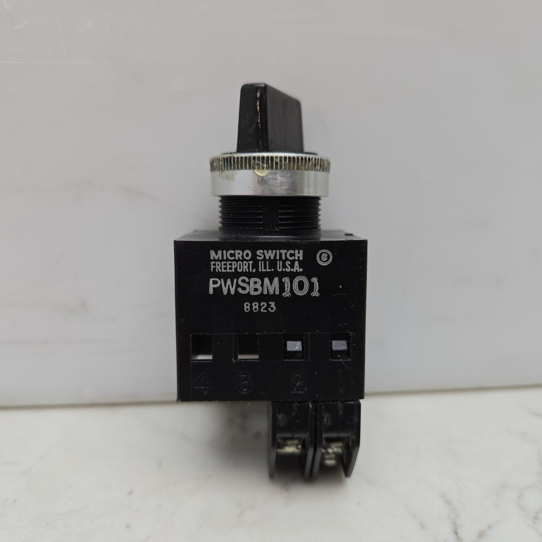 4 Pack Micro Switch PWSBM101 Selector Switch w/ PWCM and PWCE Contact Blocks
