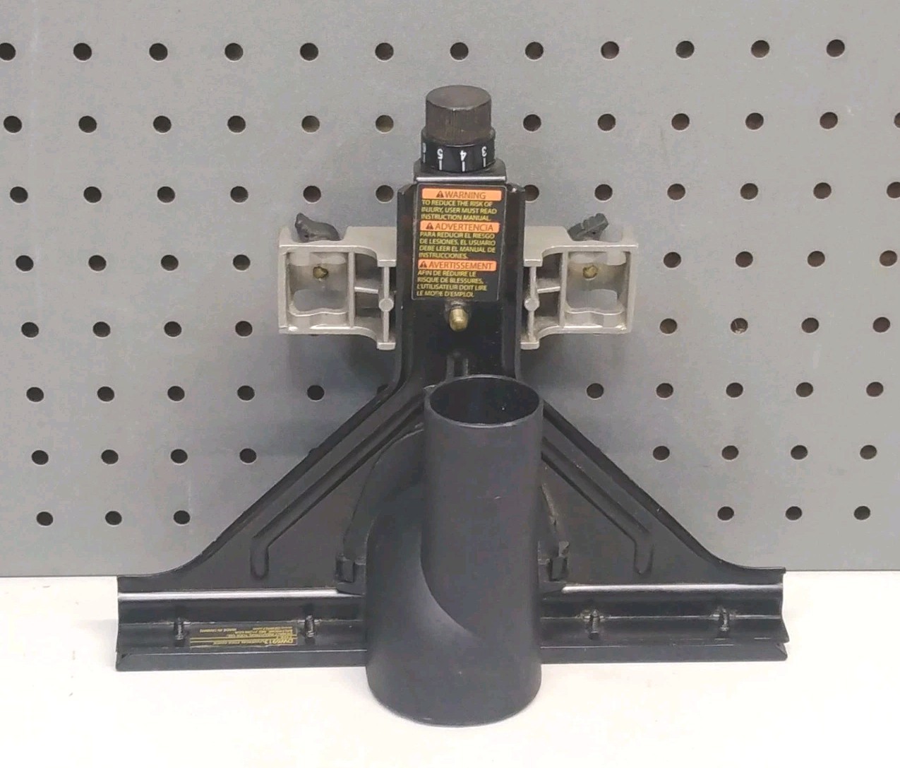 DeWalt DW6913 Universal Edge Guide with Dust Collection