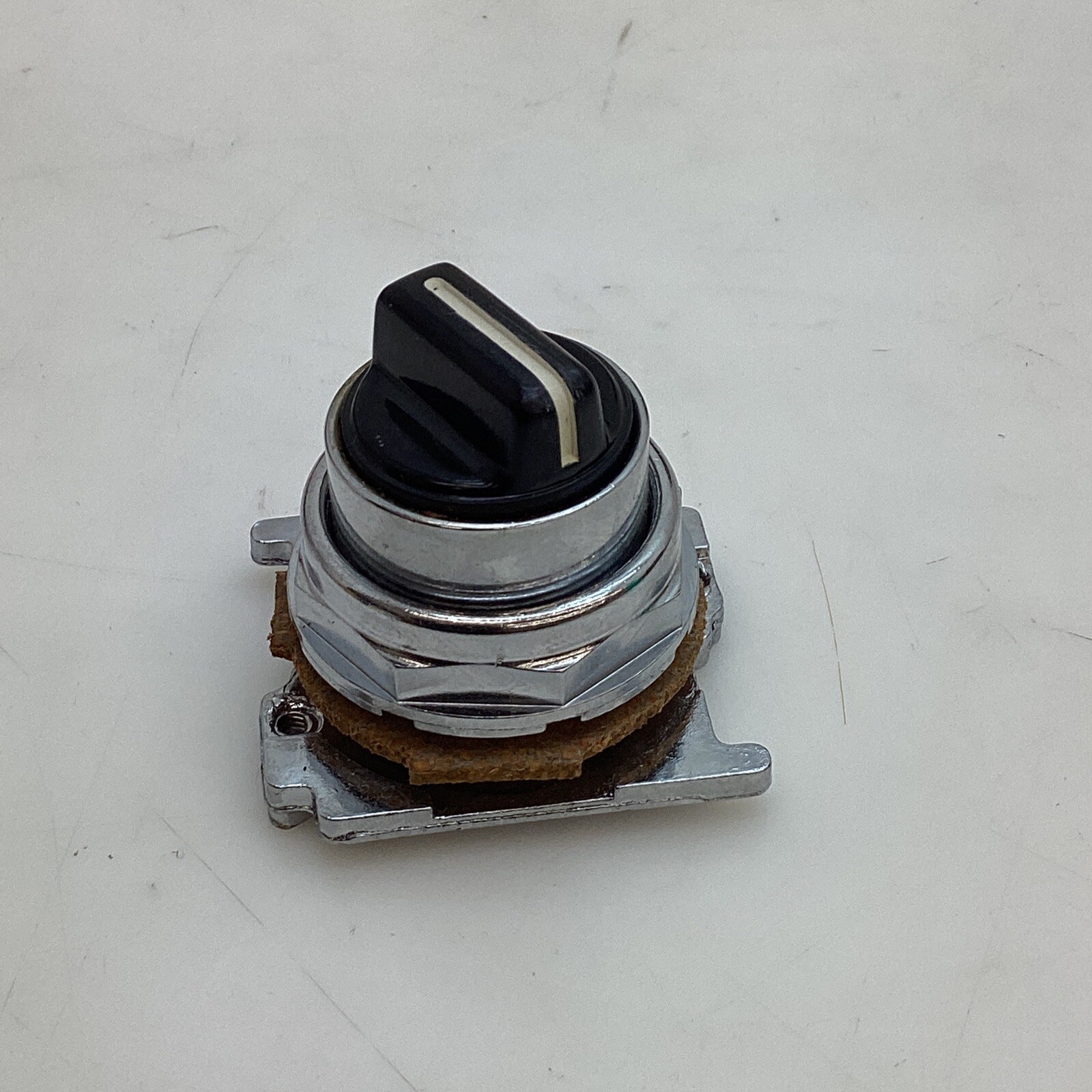 CUTLER HAMMER SELECTOR SWITCH 10250T1367 New