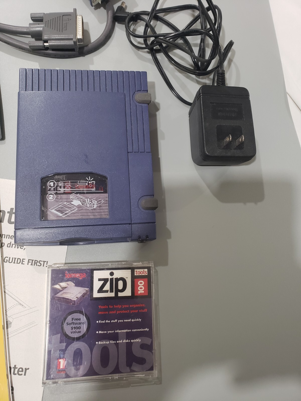 iOmega Zip100 Plus 100MB Parallel Port PC External Floppy Disk Drive Z100P2