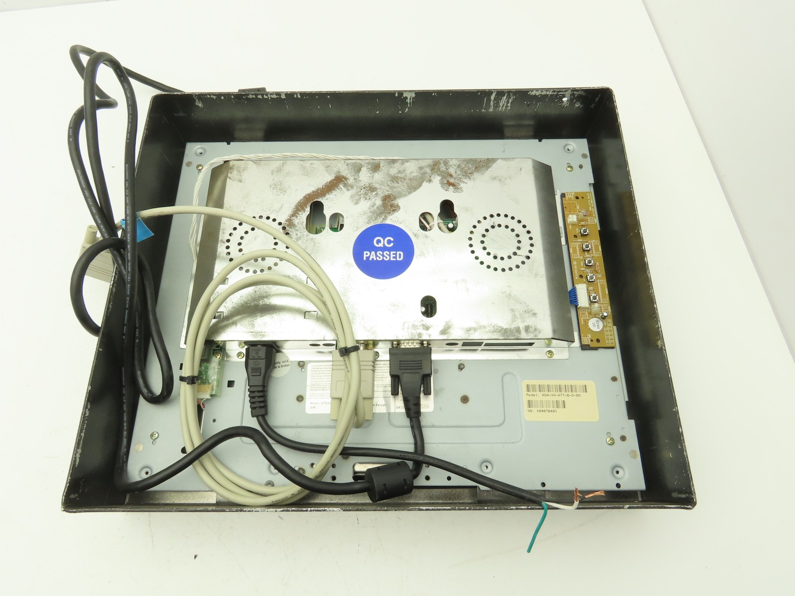 Keyence VT5V71 HMI Control Touch Panel 17" Screen 120VAC VT5 Series Tested