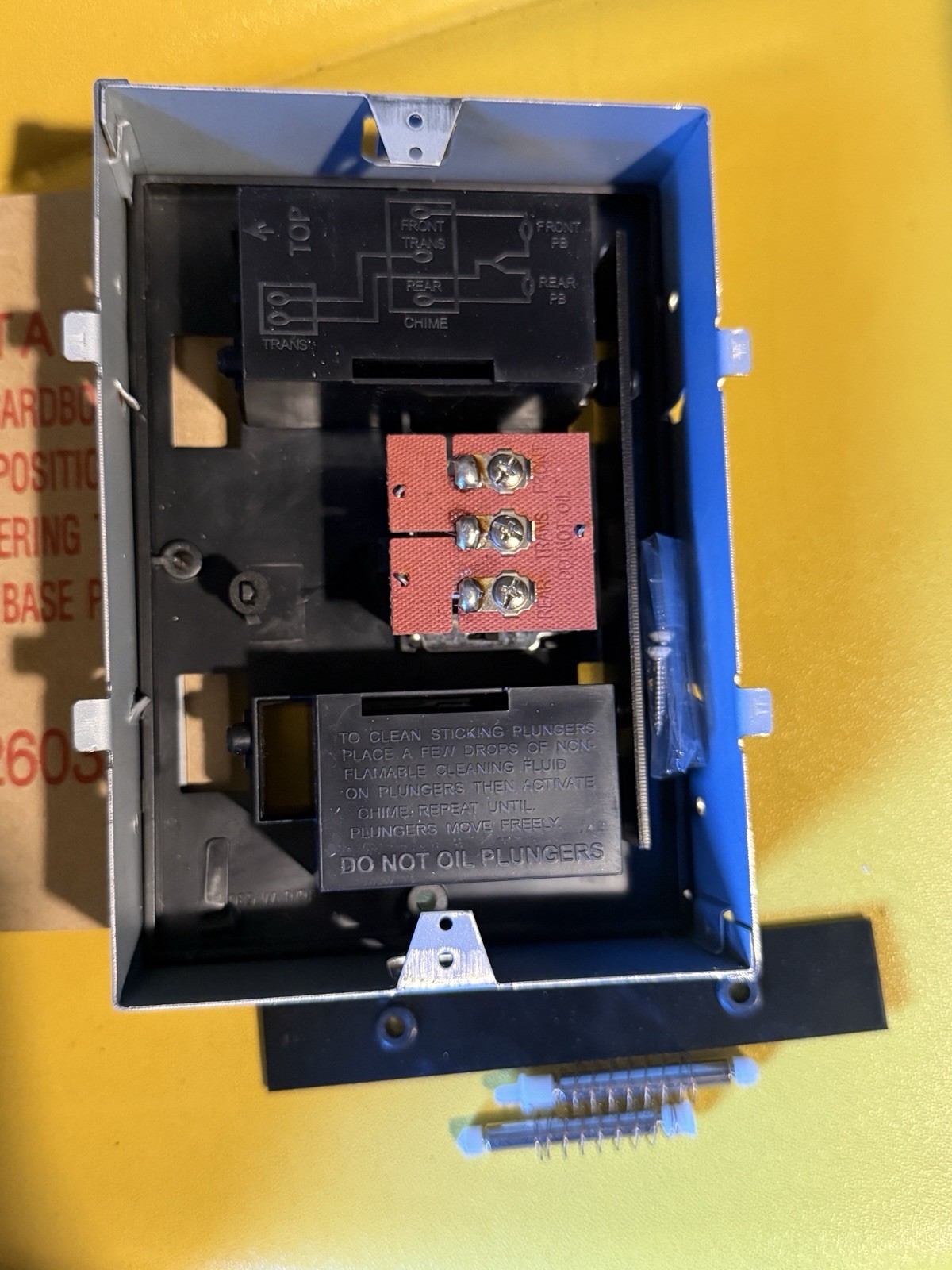 NuTone WIRED DOOR CHIME Model: LA14WH