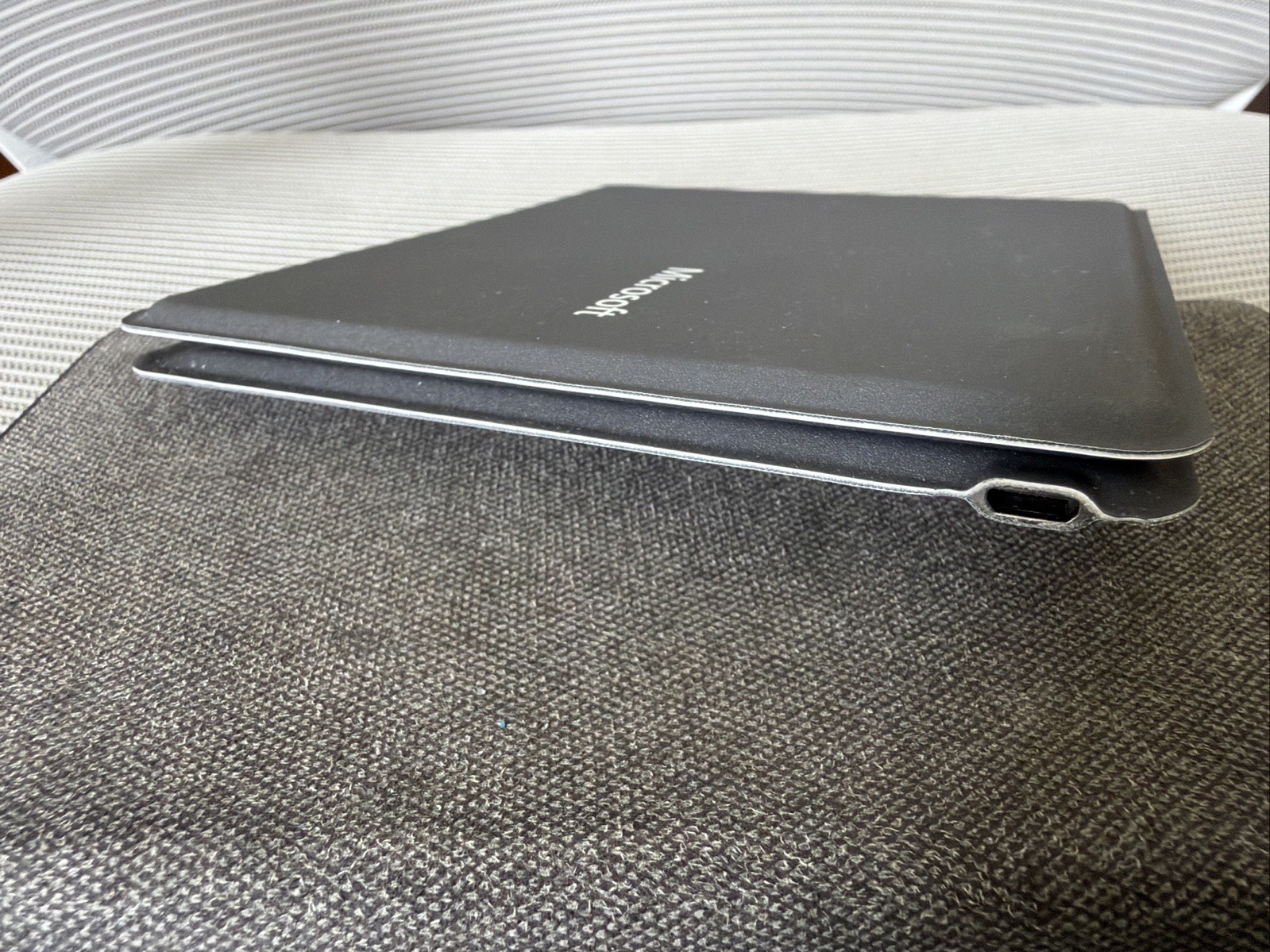 Microsoft Wireless Universal Foldable Keyboard Model# 1695 PC/Apple/Android