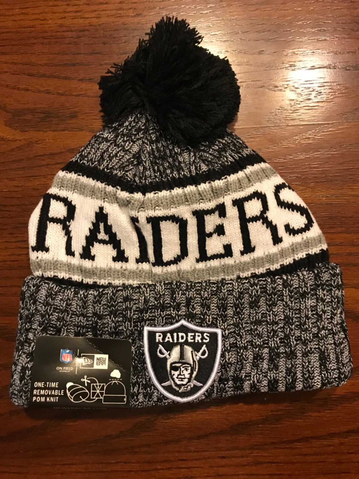 NFL LAS VEGAS RAIDERS 2024 NEW ERA SIDELINE ON FIELD SPORT KNIT Beanie POM POM