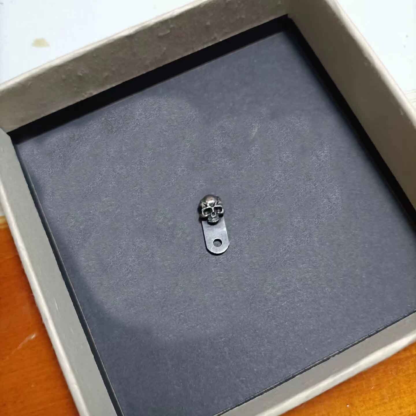 One Little Skull Clip Hole Patch for Rick Hinderer XM18 3.5”
