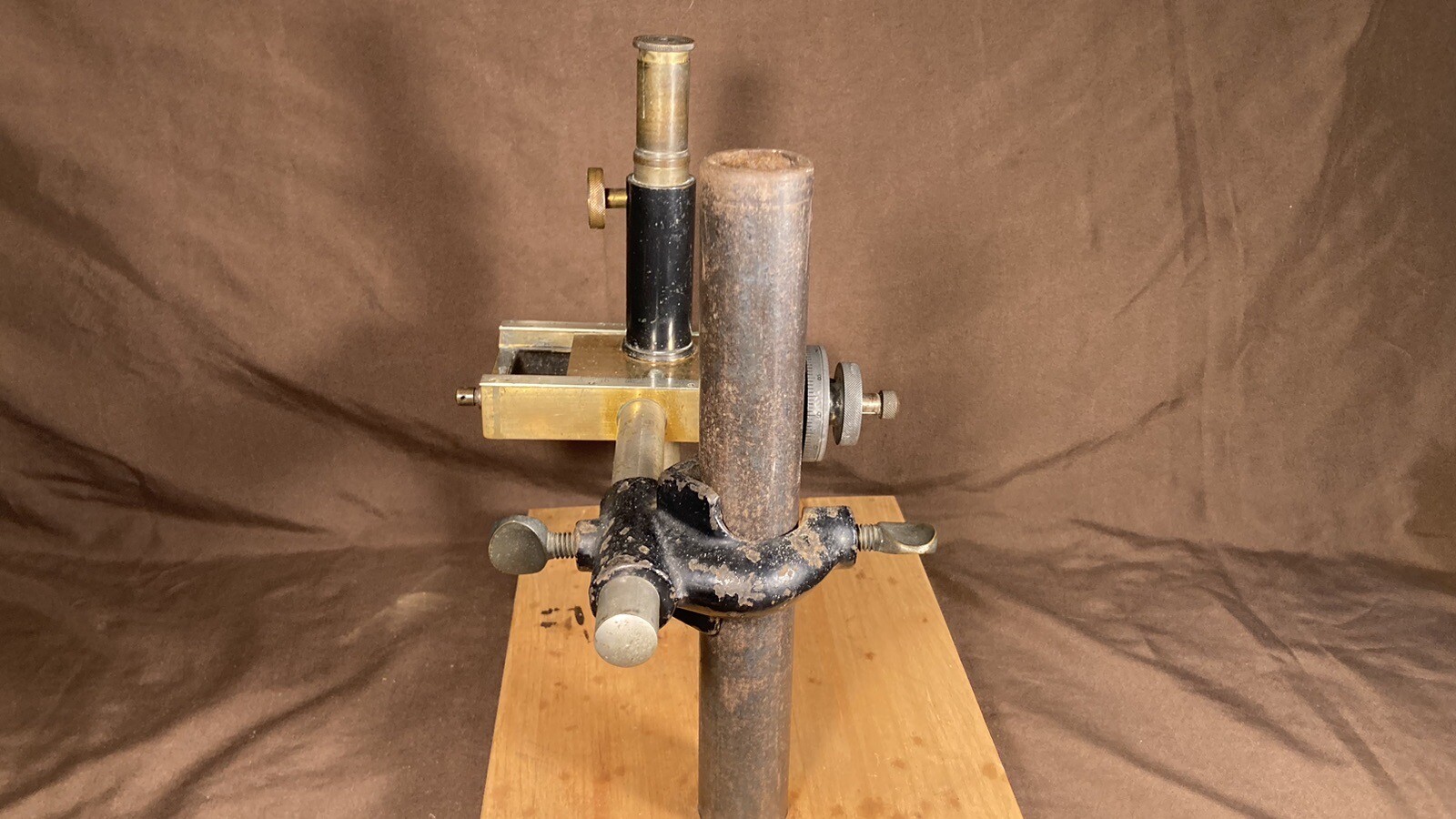 Antique Scientific Materials Co. Microscope / Comparometer ? Lab Equipment