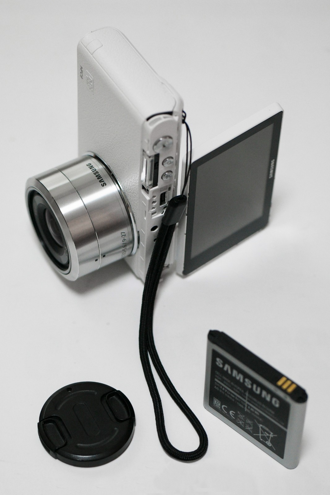 Samsung NX mini Camera [Read "Description"]