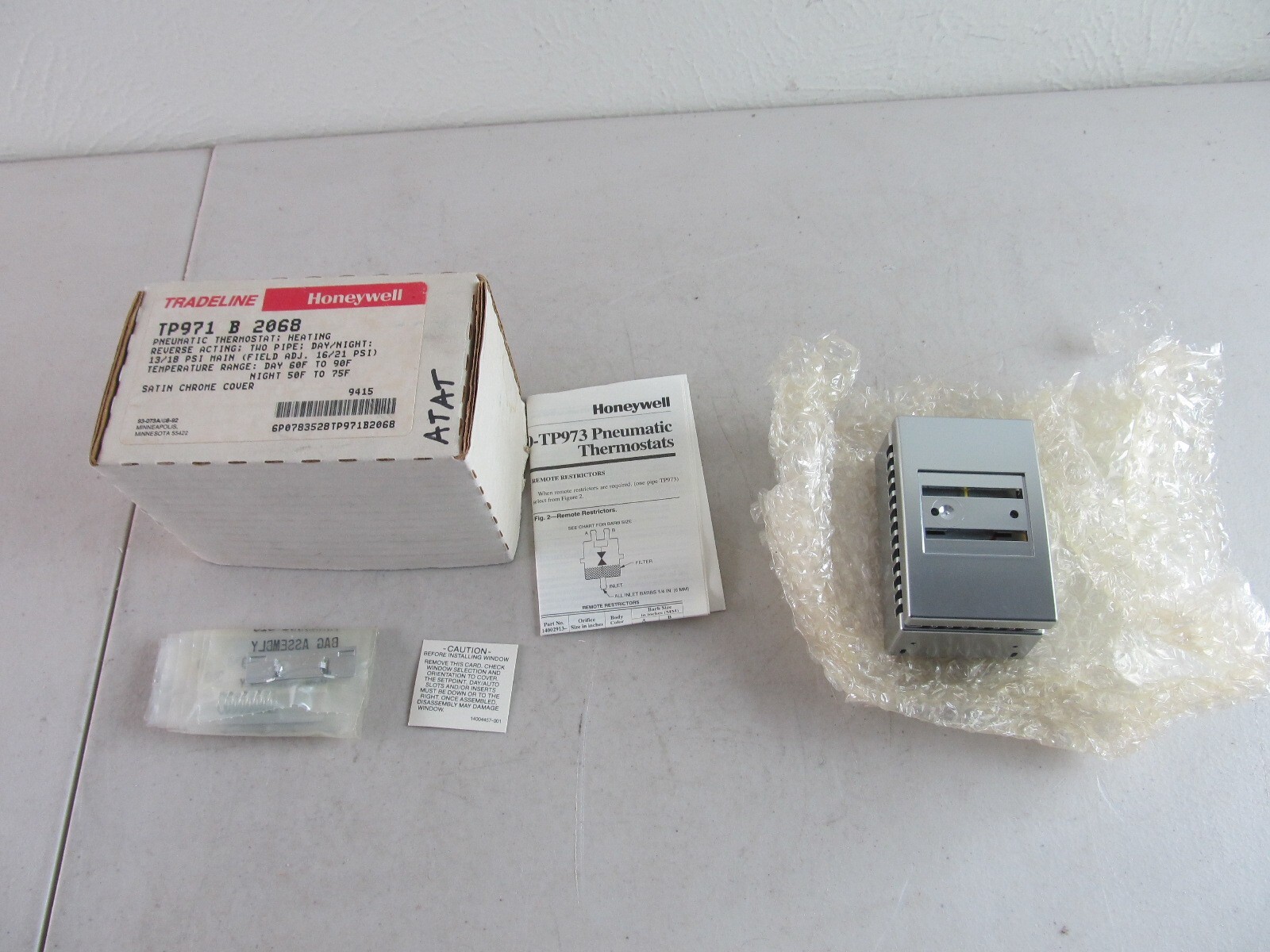 Honeywell Pneumatic Thermostat Reverse Acting TP971 B 2068 New