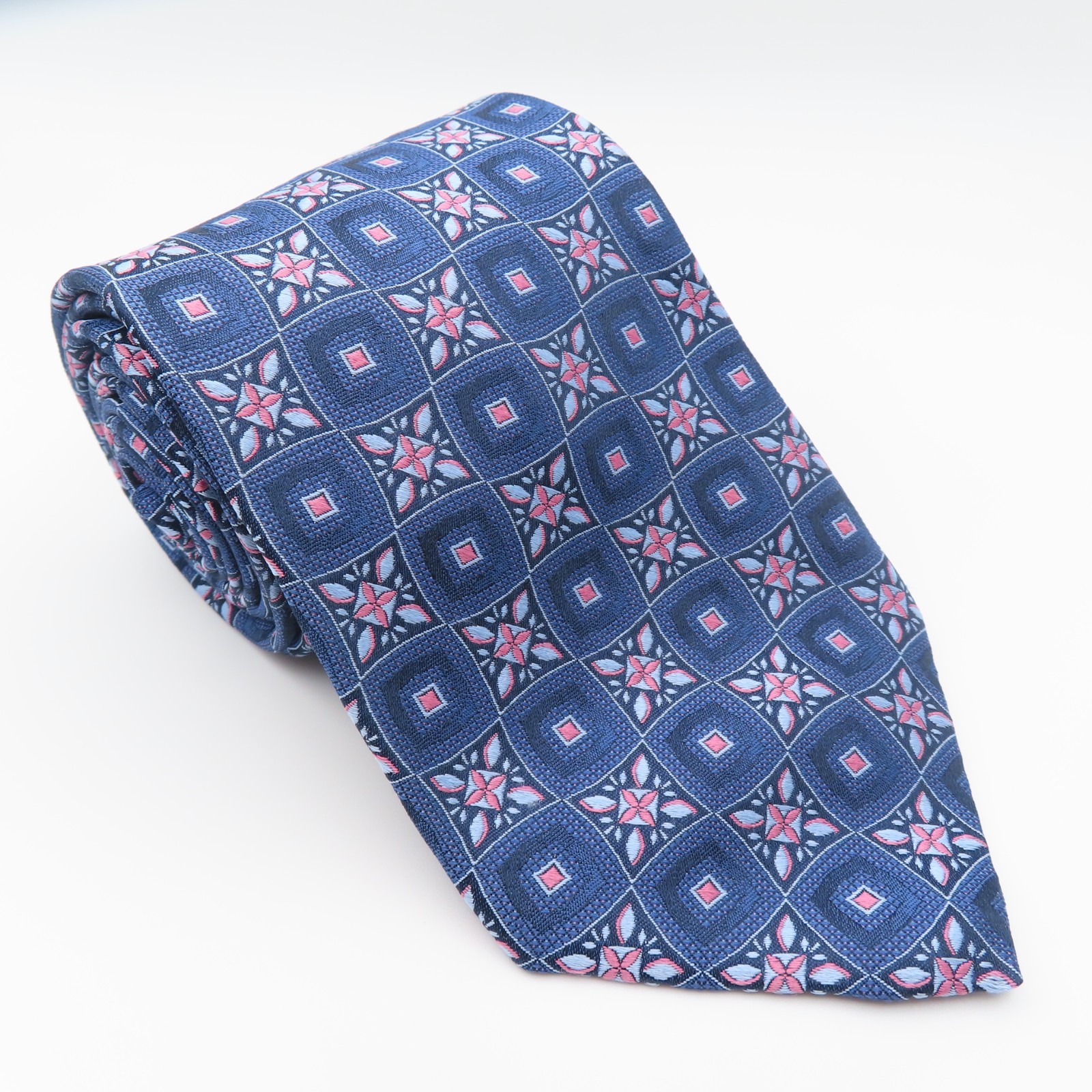 Tom James  Tie Silk Blue Pink Floral 3.75" Wide 57" Long USA Corporate Image