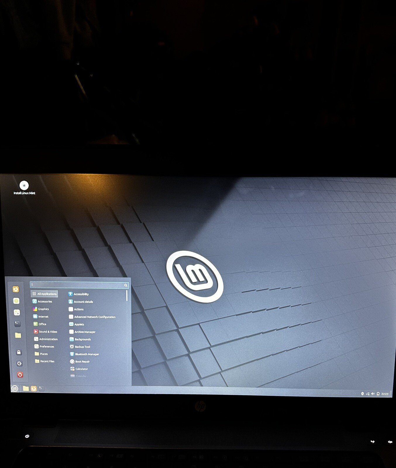 Linux Mint 22 Wilma Cinnamon Edition Linux Bootable Live USB 64bit