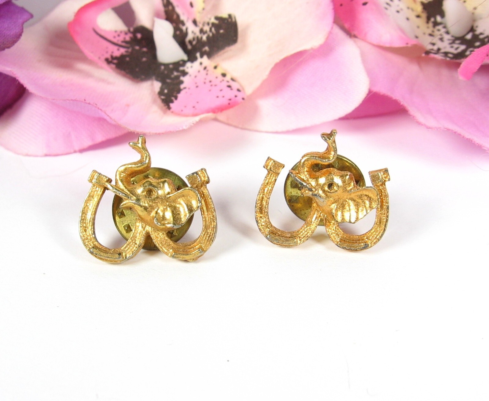 Elephants 2 REPUBLICAN PINS Horseshoes Good Luck Lapel Tie Tacks Gulf Oil 1968