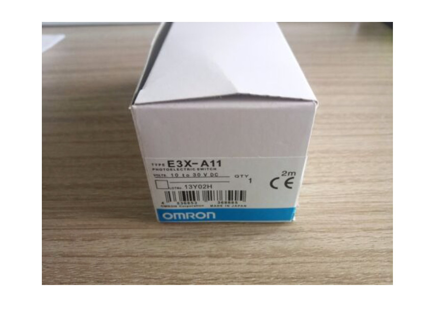 New In Box Omron E3X-A11 Photoelectric Senser Switch E3XA11