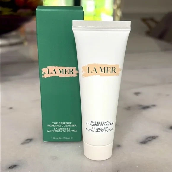 La Mer The essence Foaming Cleanser 1 oz / 30ml New in box authentic