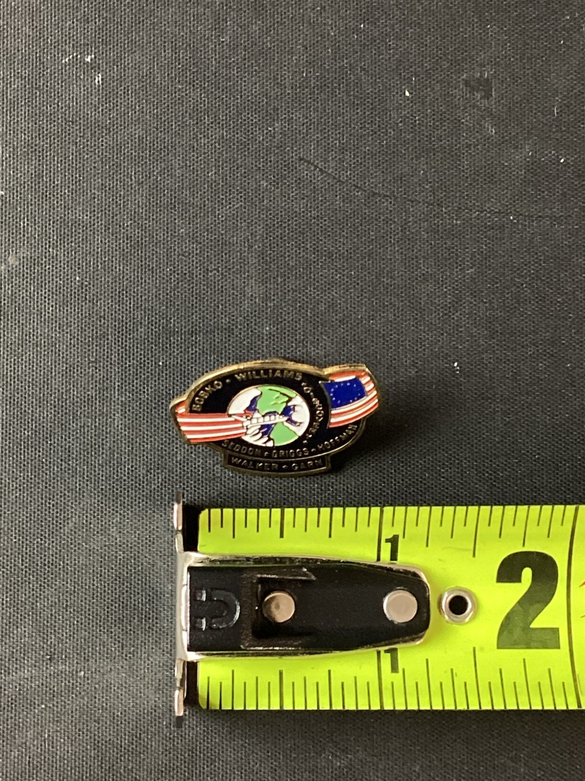 Vintage 1985 NASA Space Shuttle Discovery STS-51D Mission Crew Lapel Pin