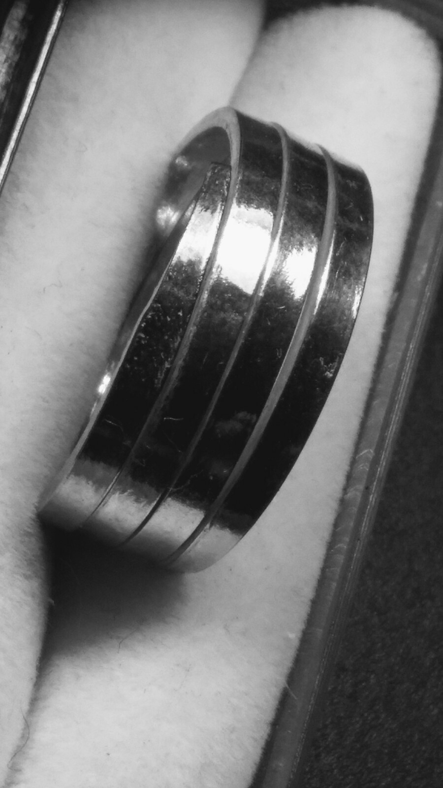 APPEALING STERLING SILVER.925 BAND COIL RING SIZE 8.75-9.0 AND 7.25-7.5!